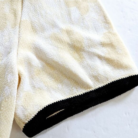 St. John Collection Short Sleeve Button Up Floral Cream Santana Knit Blouse 12 - Picture 9 of 9